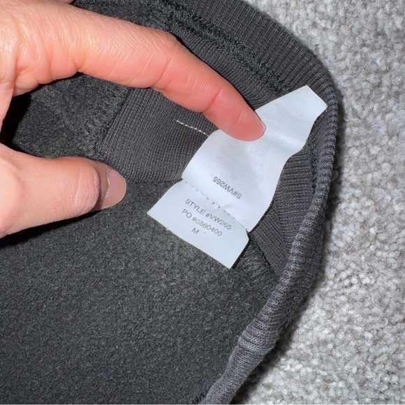 Vuori Women's Restore Oversized Crew Sweatshirt black size medium - Picture 5 of 7